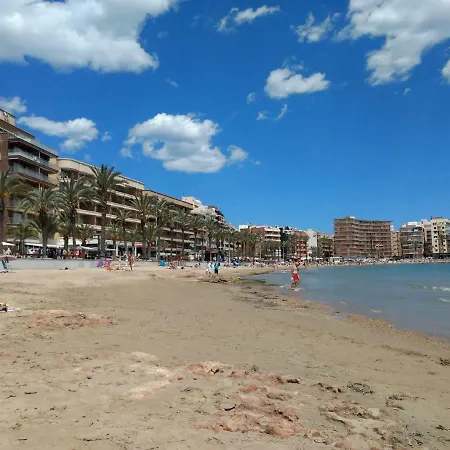 Apartamento Lovely Beach With A Communal Roof Pool *