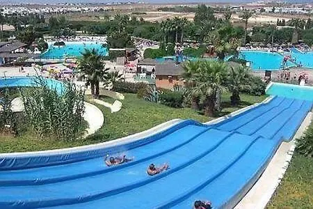 Lovely Beach With A Communal Roof Pool Apartamento *