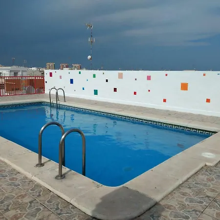 Apartamento Lovely Beach With A Communal Roof Pool Torrevieja